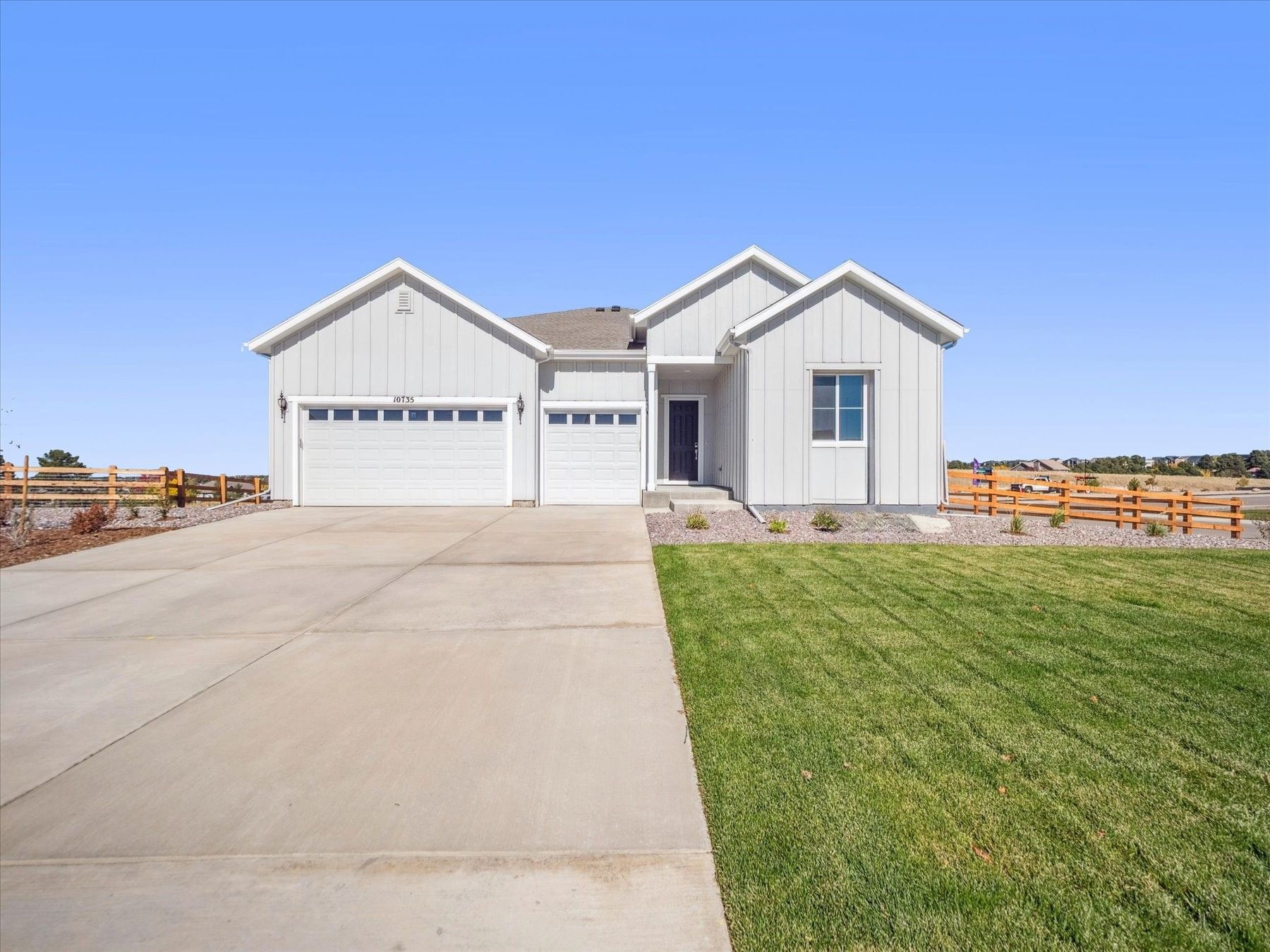0074 10735 Hanging Lake Place